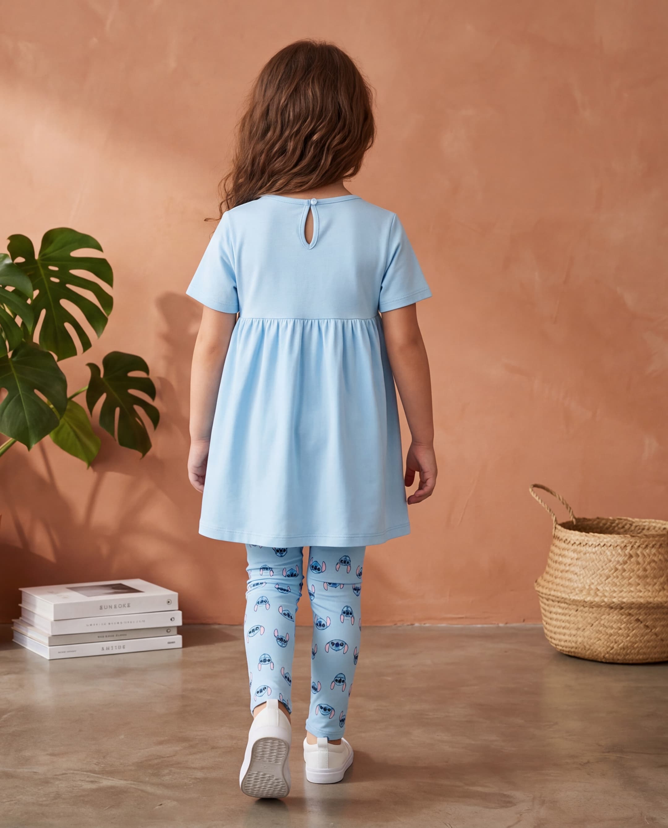 Product view https://mage-cdn.babiesandmore.com/catalog/product/n/h/nhtgch329s26_2_3.jpg1